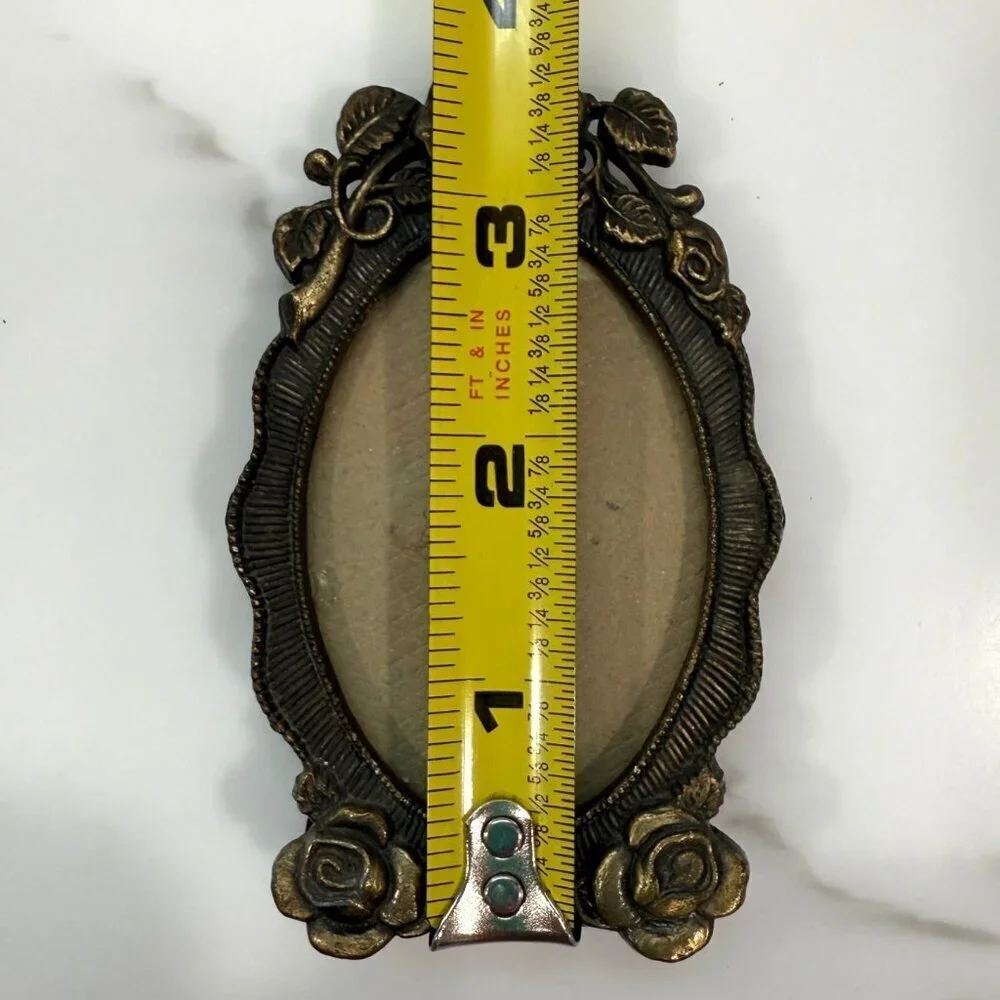 VTG Brass? The Weston Gallery Miniature Oval Floral Relief‎ Metal Easel Frame